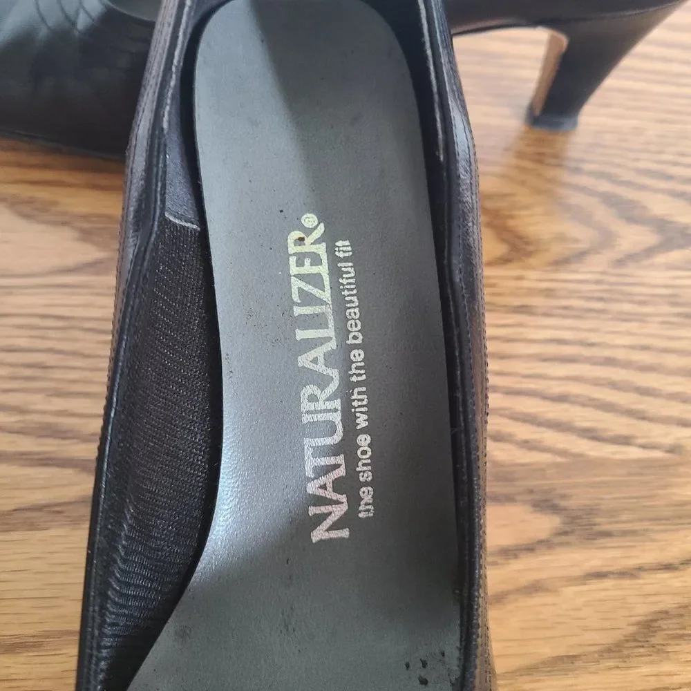 Naturalizer Women's Vintage Navy 7 Narrow Dress Pumps 2.5
